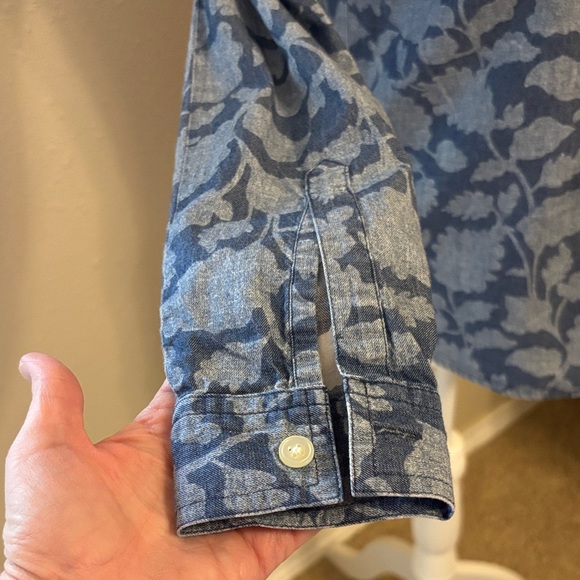 LOFT Floral Denim Button-Up Shirt Size XXS - Picture 5 of 8